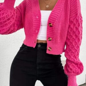 Megztinis su v formos kaklu